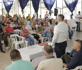 Reunión agricultores Quimbaya