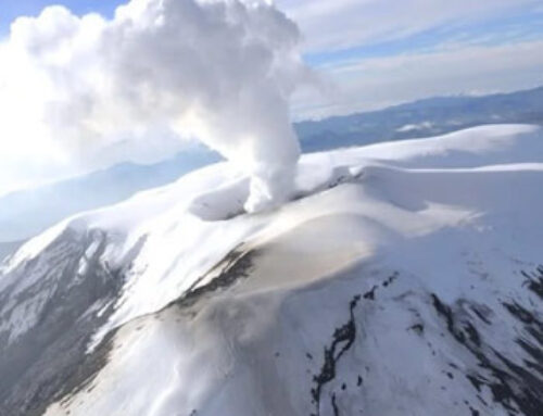 Alerta por emisión de ceniza en el volcán Nevado del Ruiz